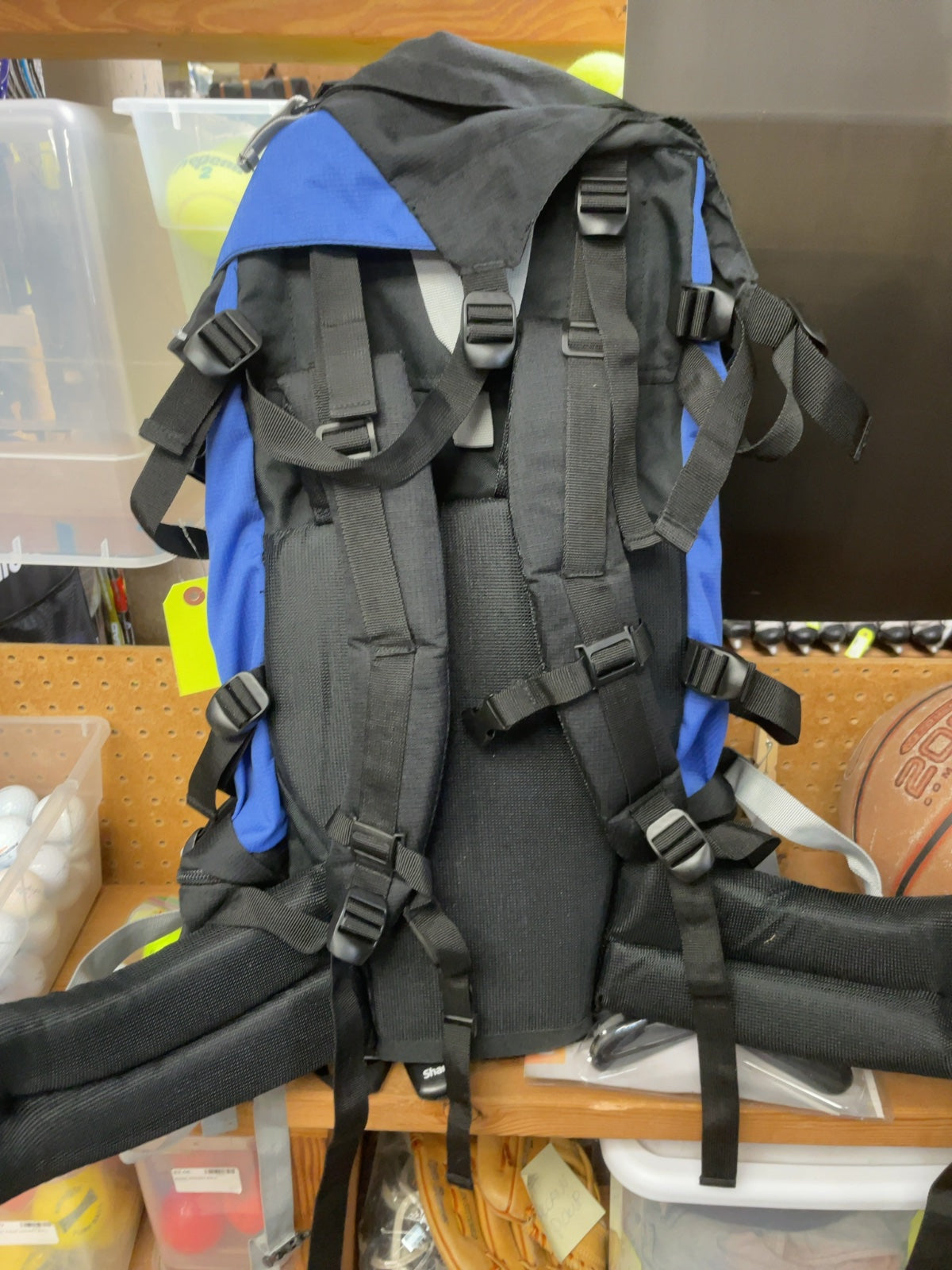 North 49 Focus 55L Blue/Black Backpack