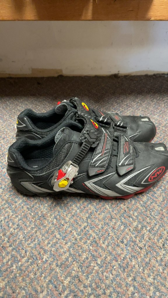Northwave Raptor Cycling Shoes - Size 7.5