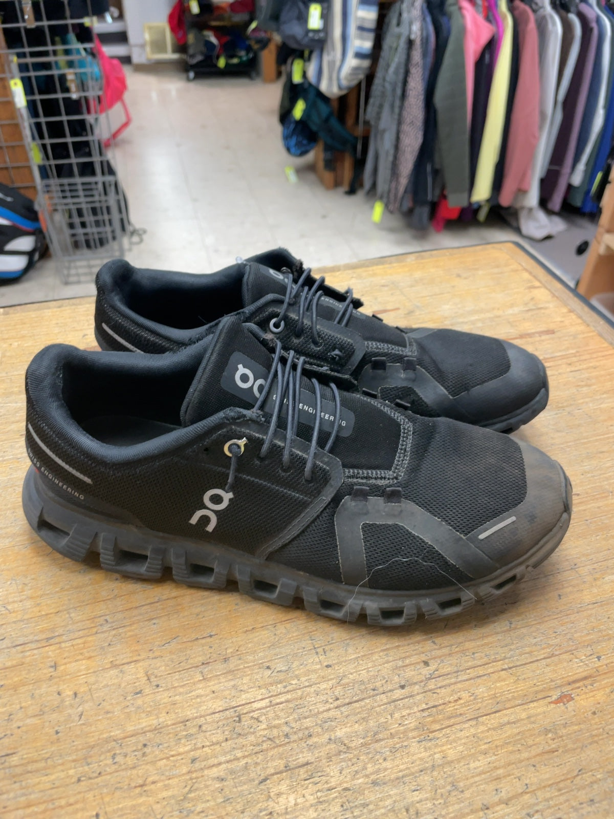On Cloud Size 9.5 Black Runners