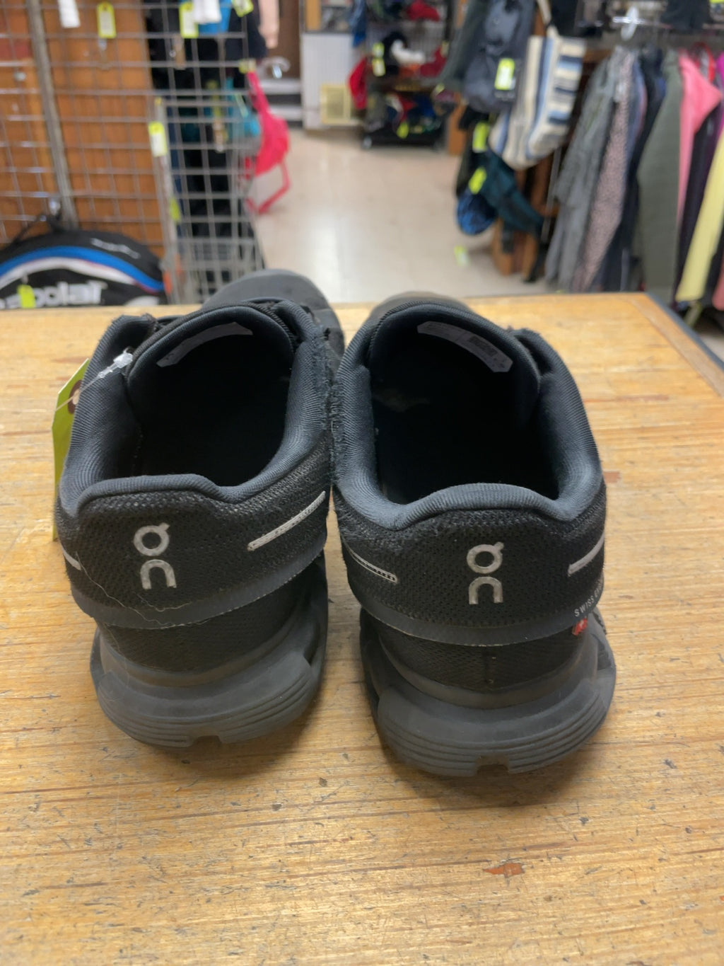 On Cloud Size 9.5 Black Runners