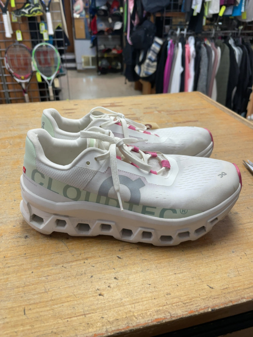 On Cloudmonster Size 8.5 Running Shoes