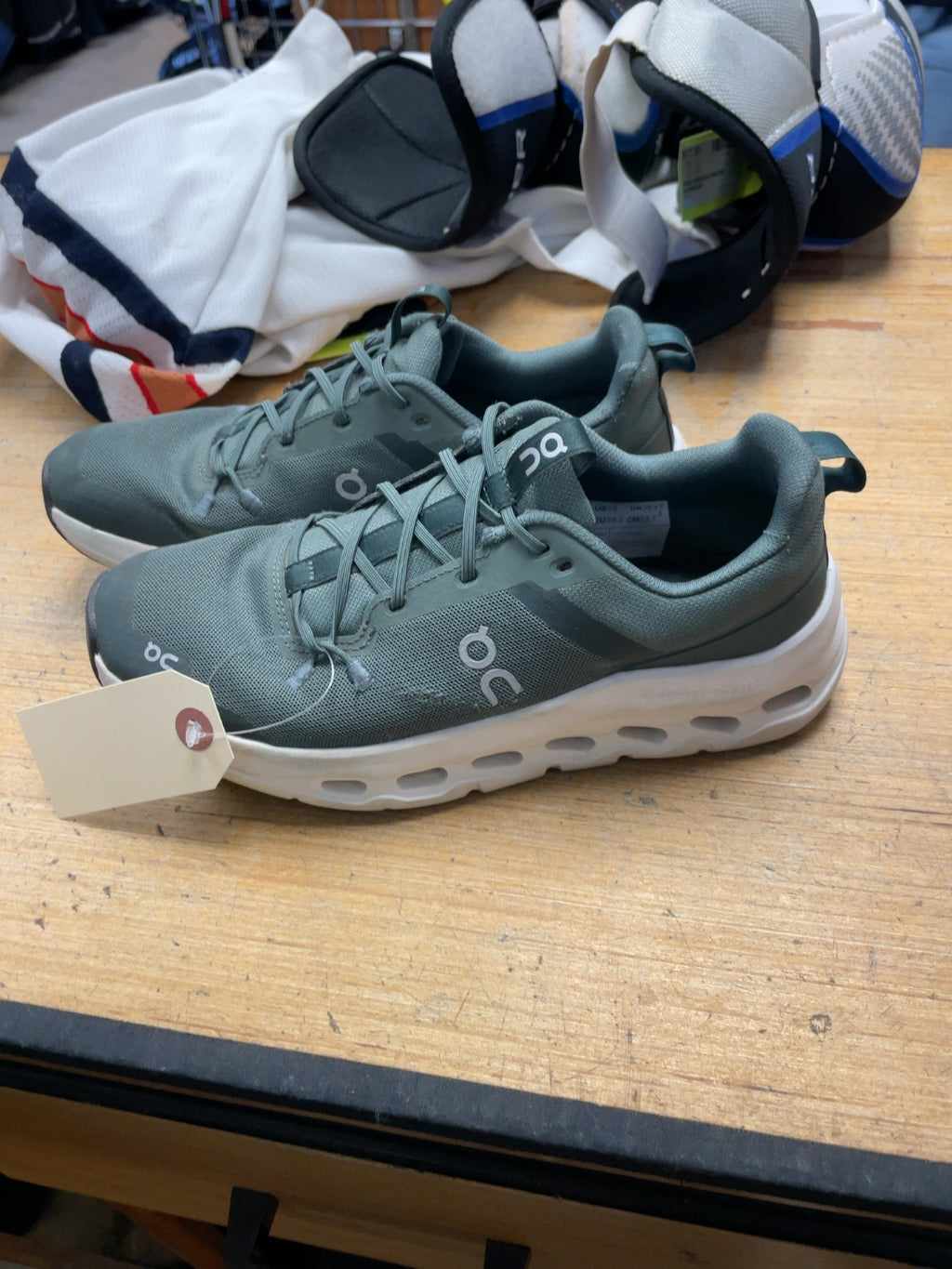 On Cloudsurfer Youth Size 6 Green Running Shoes