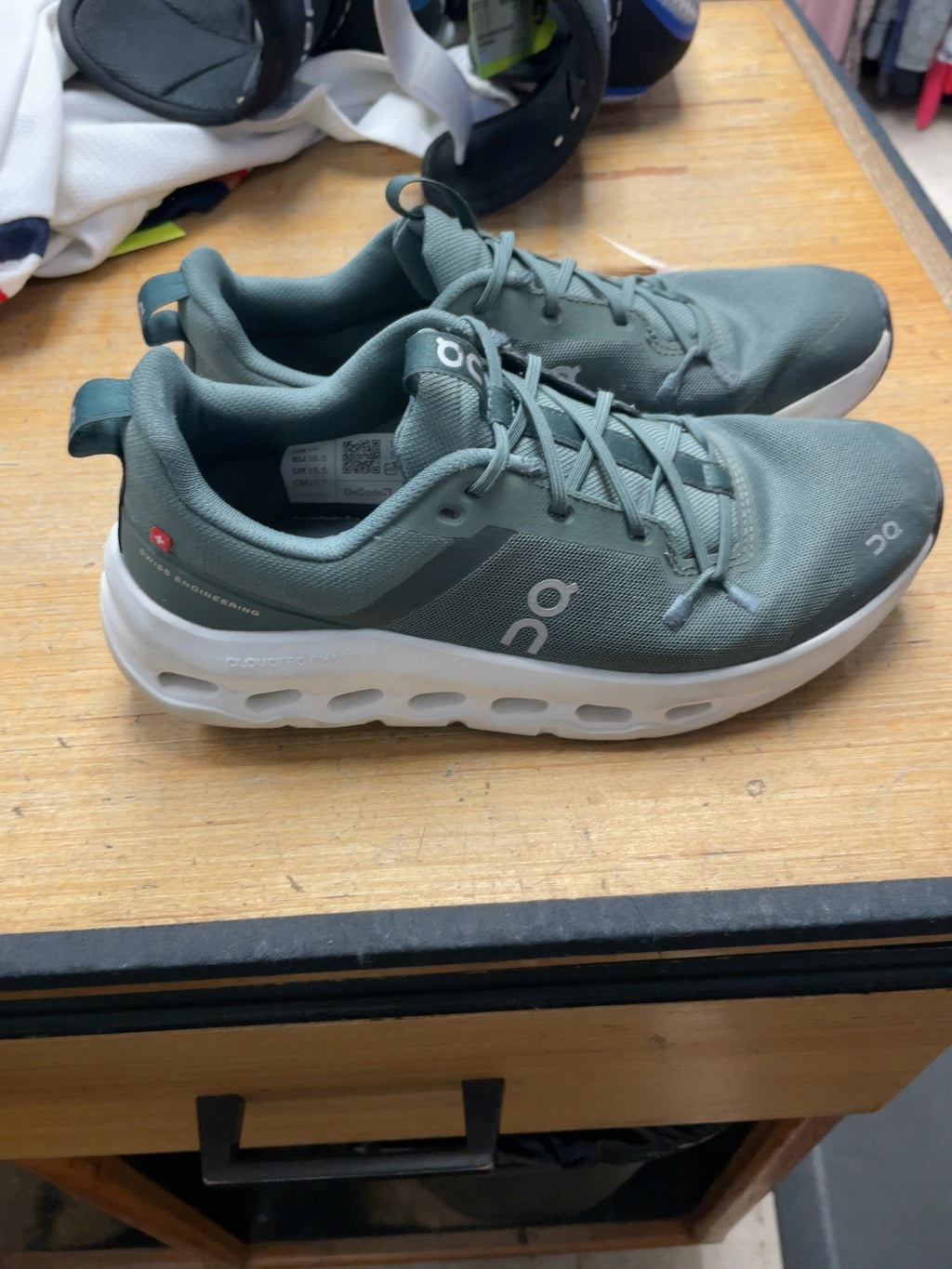 On Cloudsurfer Youth Size 6 Green Running Shoes