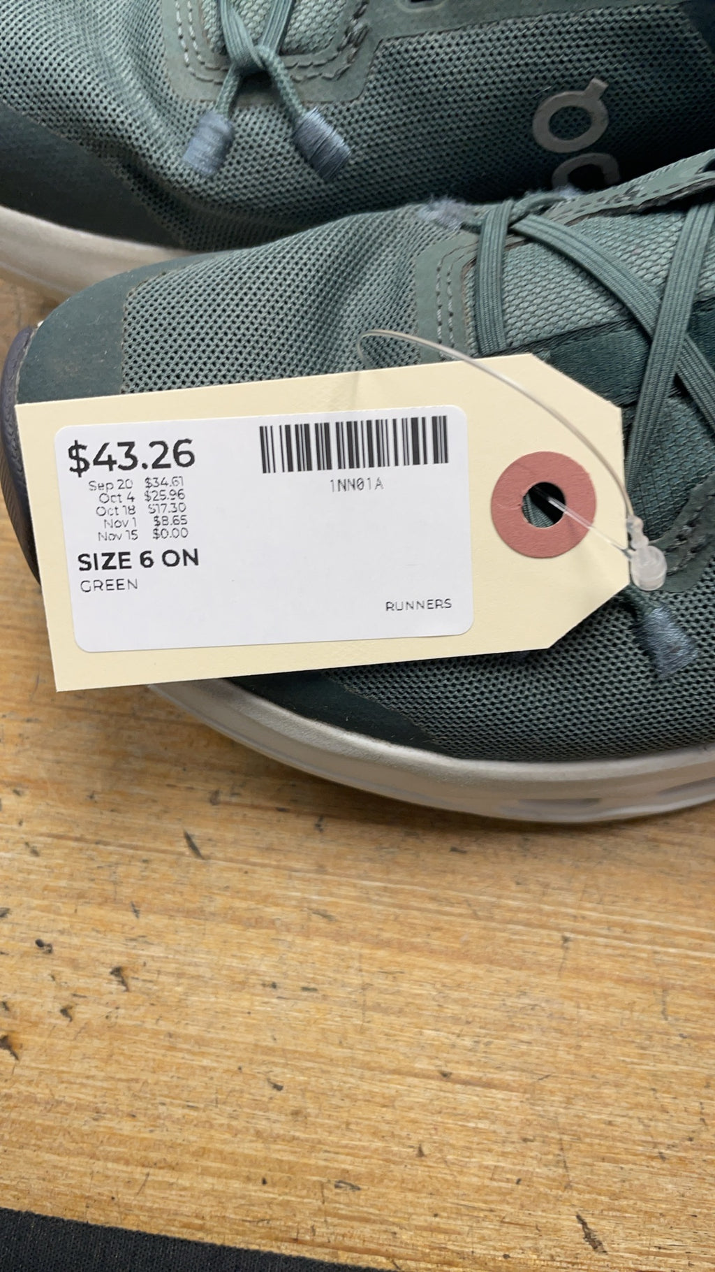 On Cloudsurfer Youth Size 6 Green Running Shoes