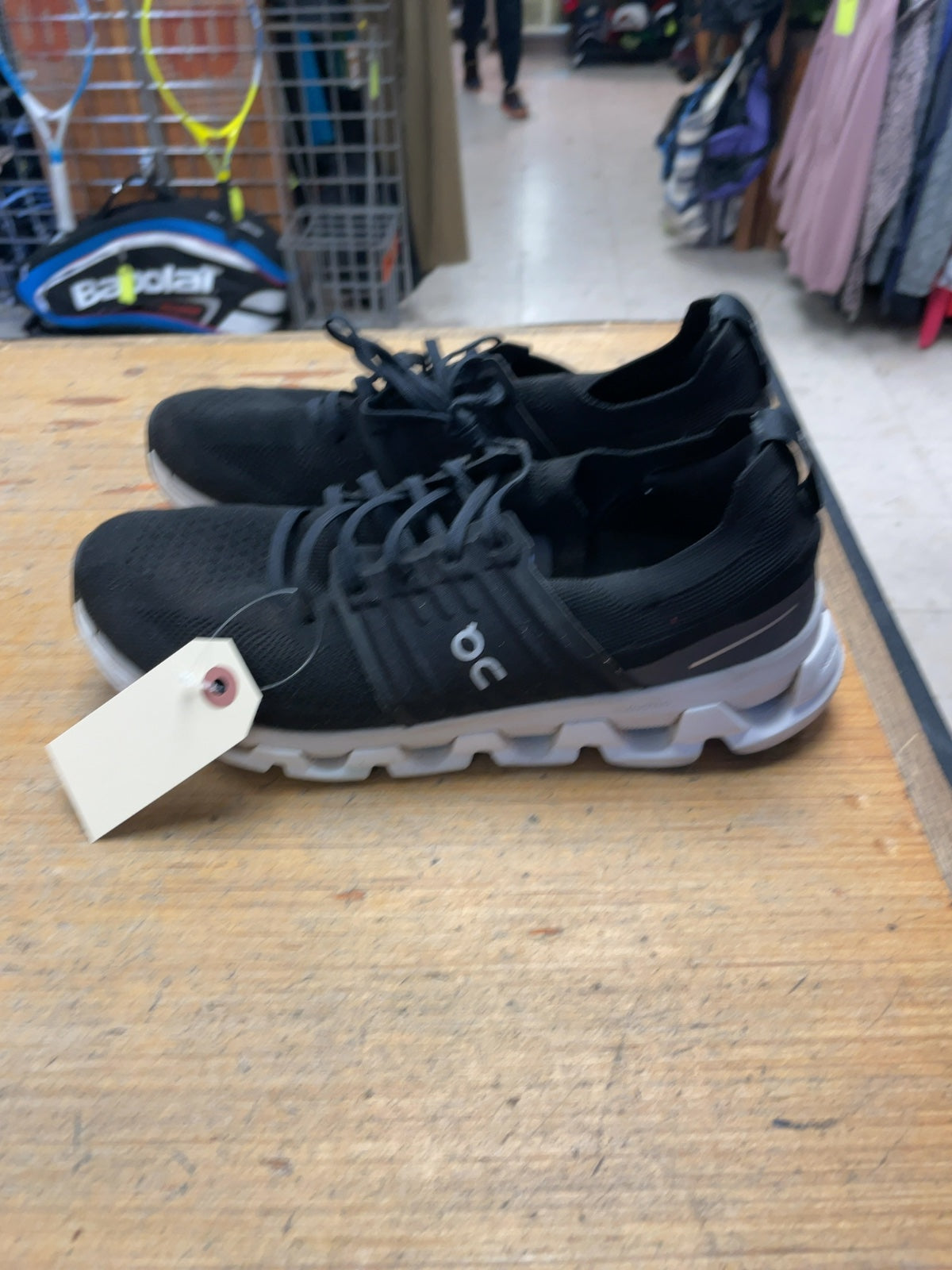 On Cloudswift Size 9.5 US Running Shoes