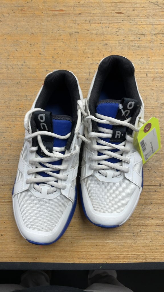 On Running Ladies Court Shoes - Size 6.5