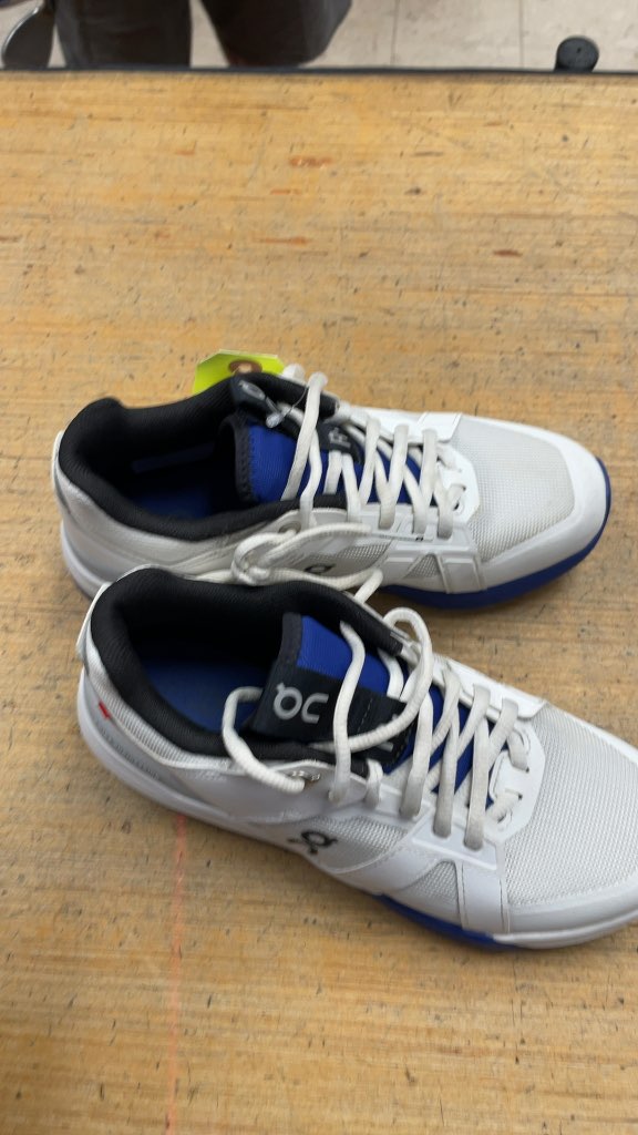 On Running Ladies Court Shoes - Size 6.5