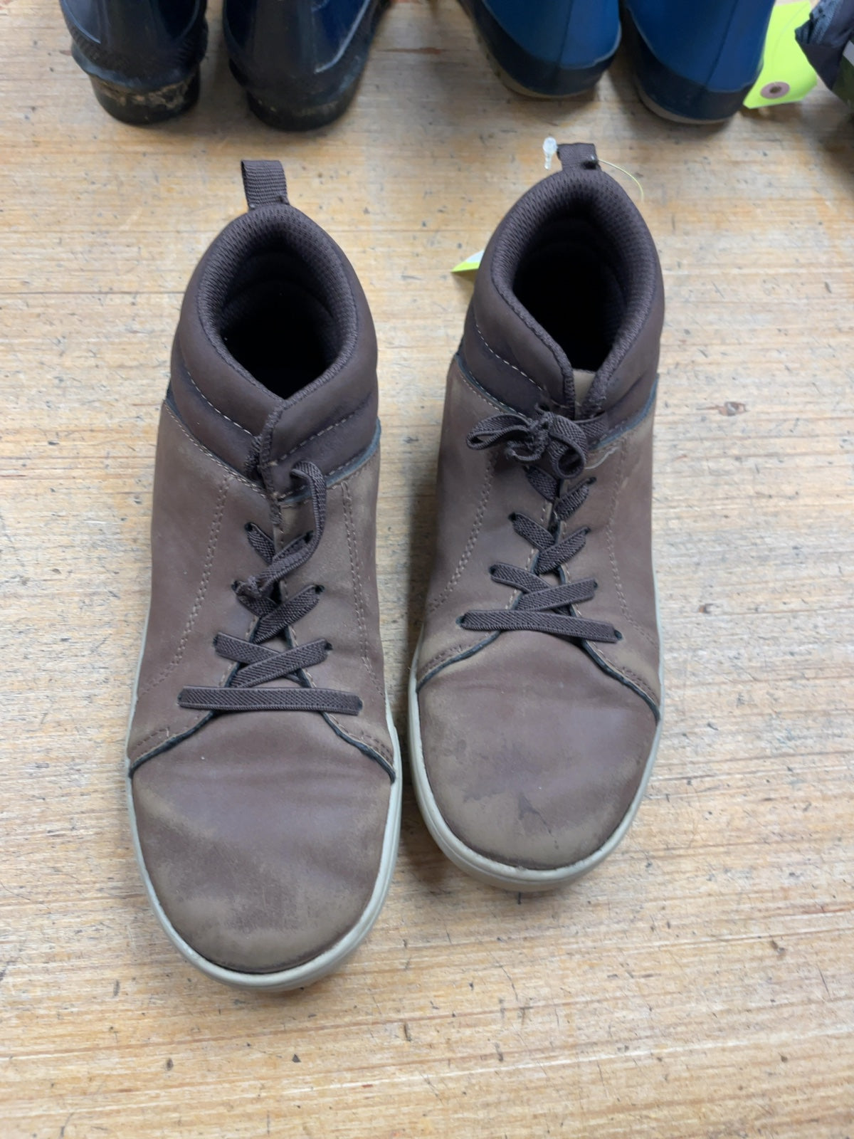 OshKosh Mid-Top Sneakers Size 2 Brown