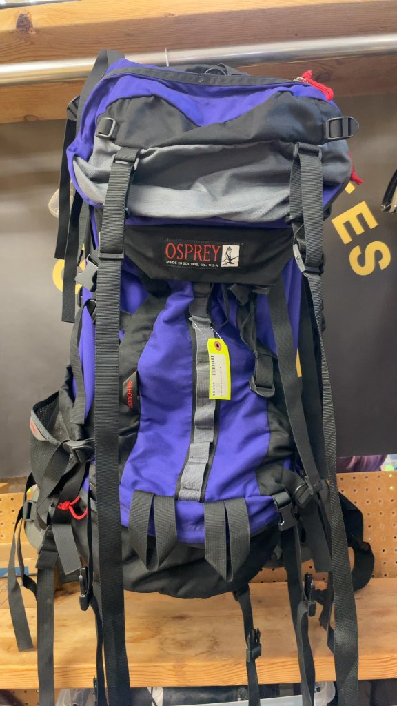 Osprey Silhouette Hiking Backpack - Purple/Black - Size M