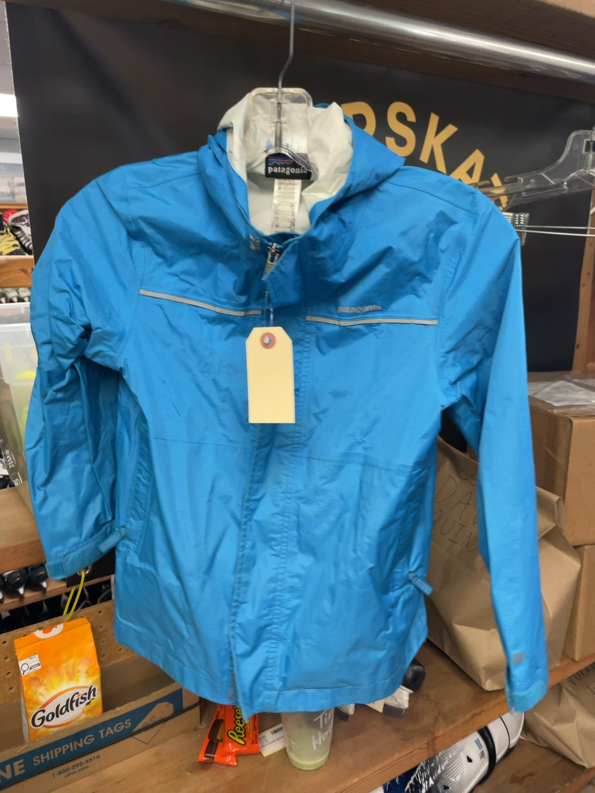 Patagonia Rain Jacket Boy's S (8) Blue