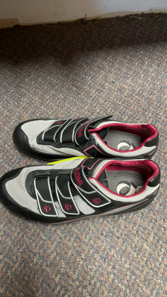 Pearl Izumi Ladies Pendulum Cycling Shoes - Size 8