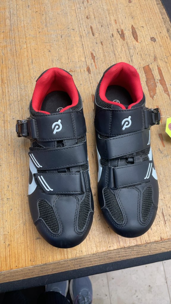 Peloton Cycling Shoes Size 5 Black/Red