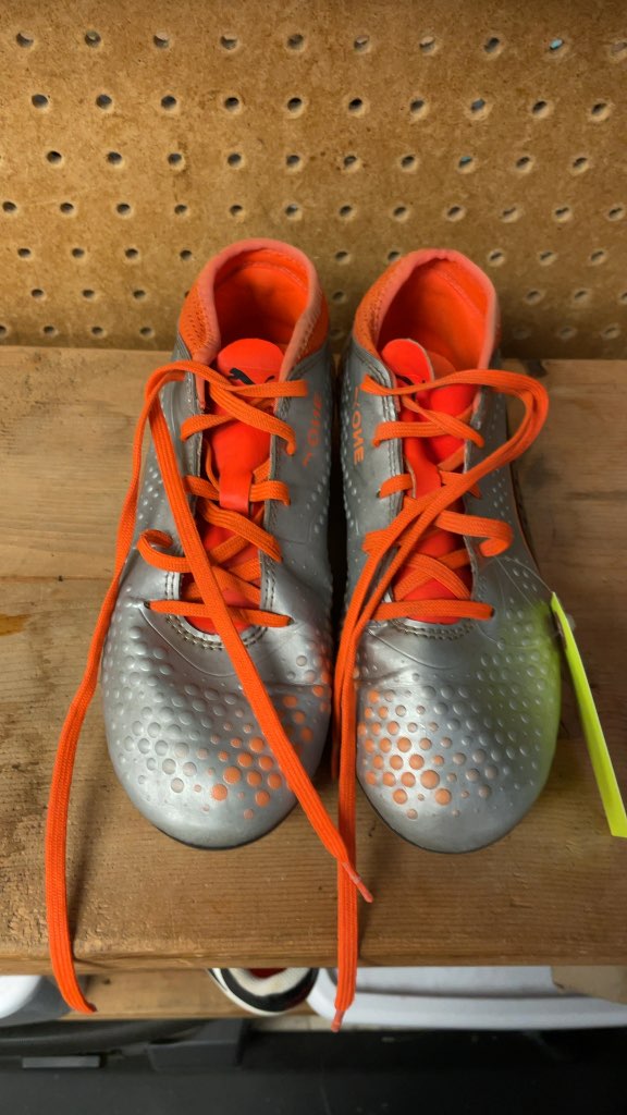 Puma One Soccer Cleats Size 4 Grey/Orange