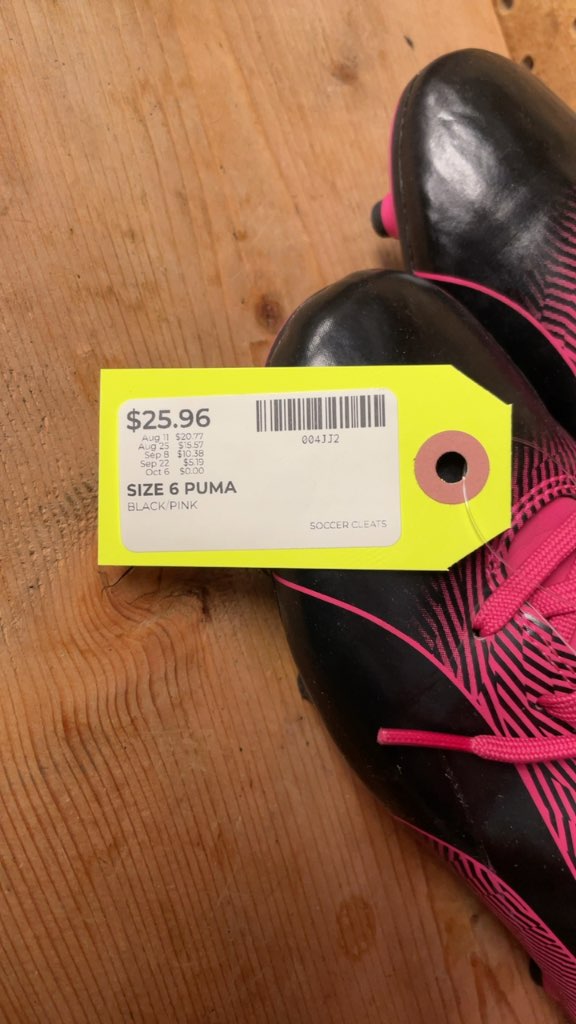 Puma Soccer Cleats - Size 6 - Black/Pink