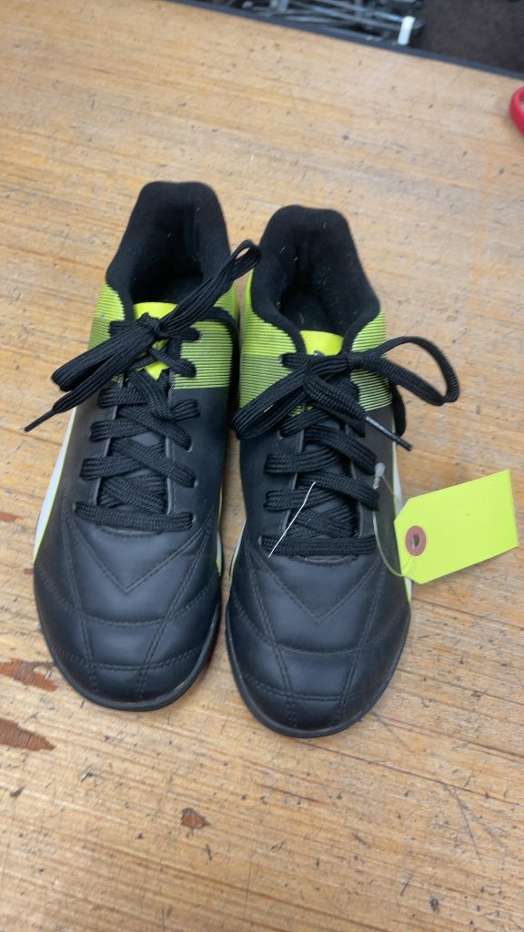 Puma Turf Soccer Cleats - Size 5.5