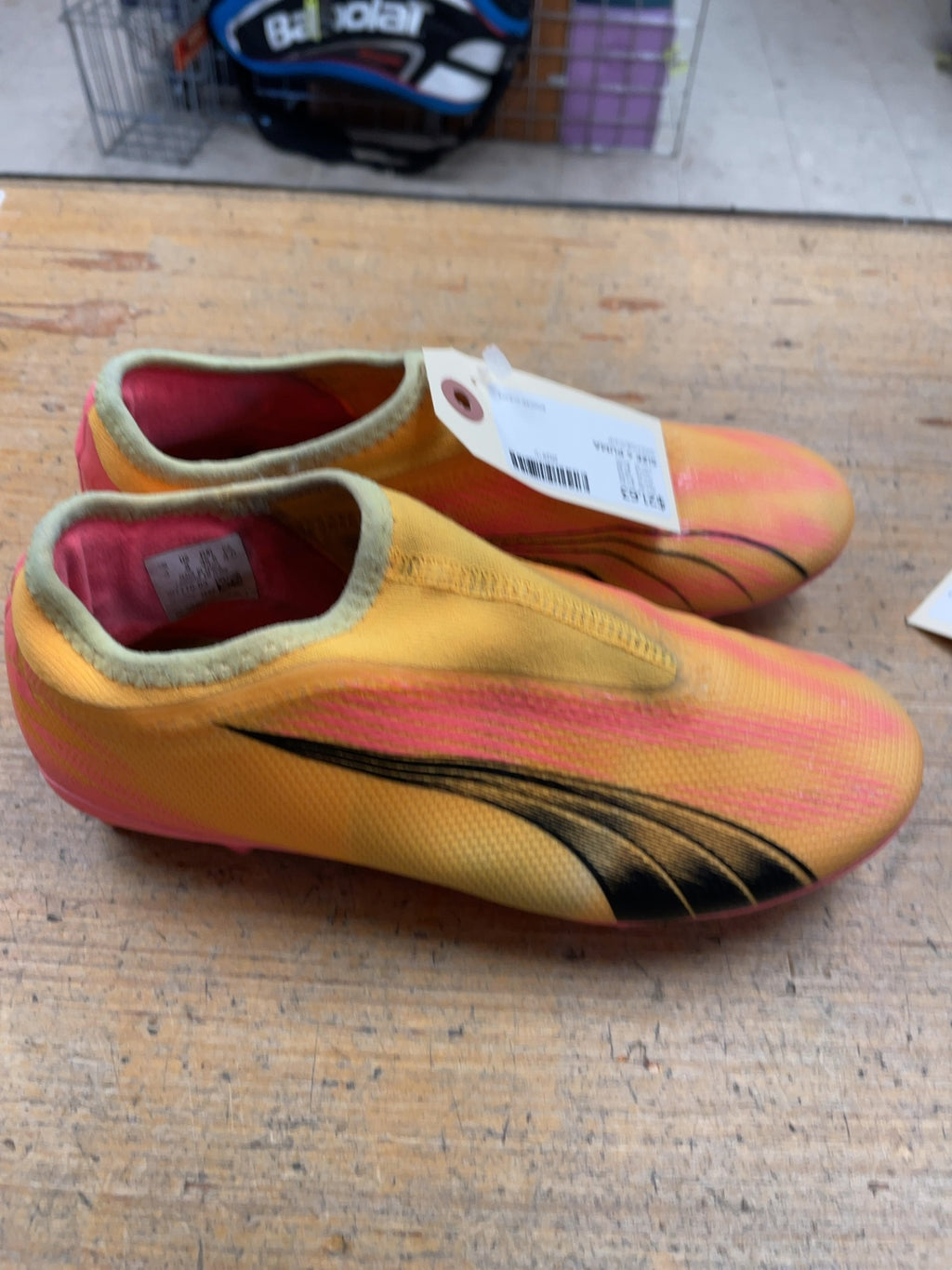 Puma Ultra Play Size 4 US Soccer Cleats
