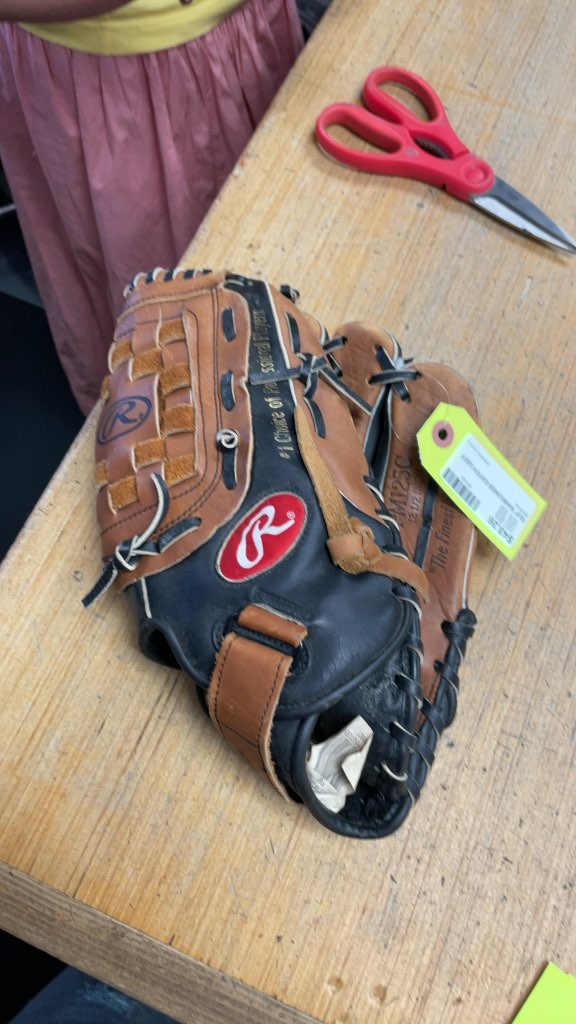 Rawlings 12.5" Baseball Glove - Left Hand Catch