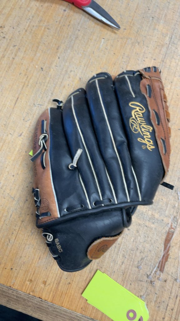 Rawlings 12.5" Baseball Glove - Left Hand Catch