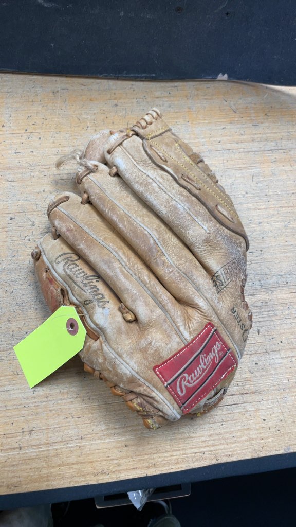 Rawlings Ryne Sandberg 13" Baseball Glove - right hand throw