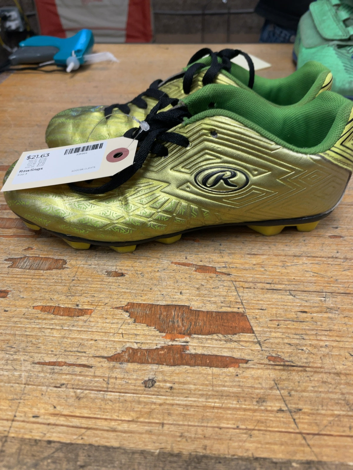 Rawlings Soccer Cleats Size 3 Gold