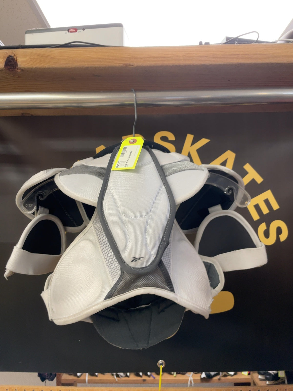 Reebok 20K JR Small Hockey Shoulder Pads