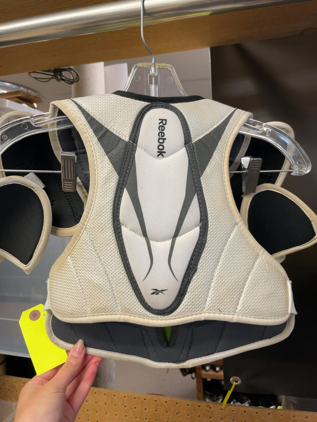 Reebok 20K Youth Large Hockey Shoulder Pads