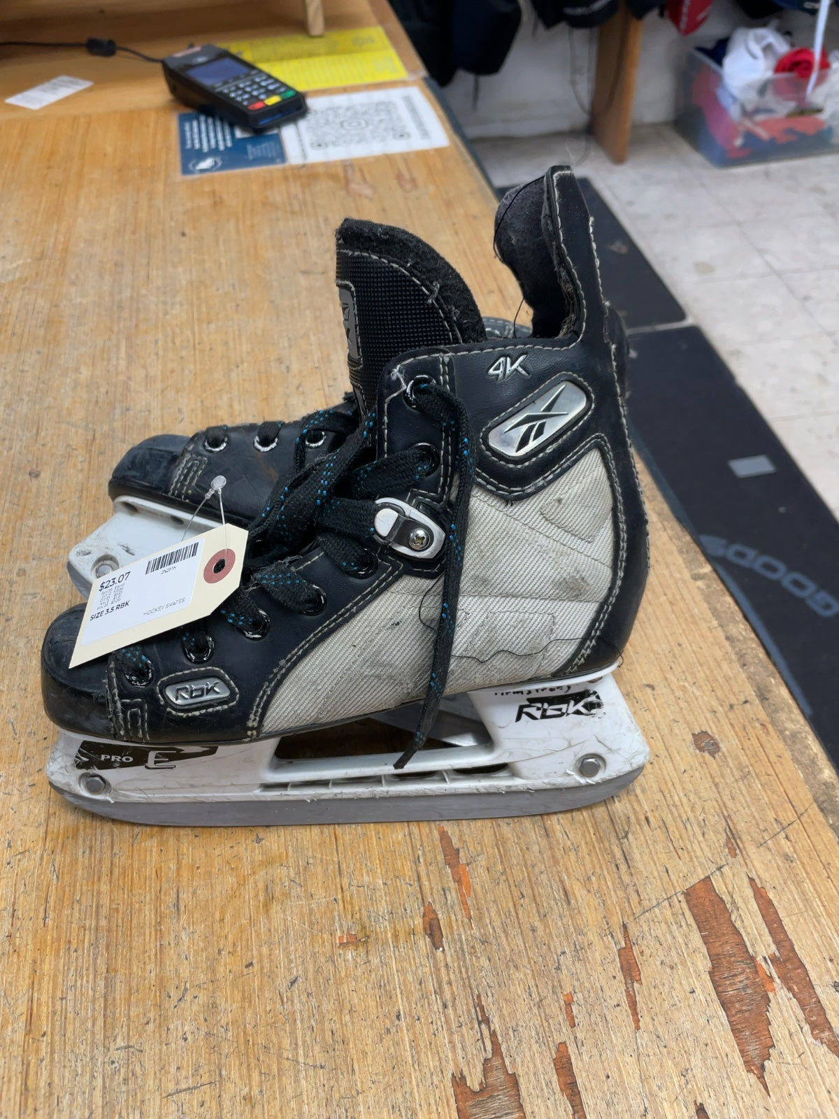 Reebok 4K Size 3.5 Hockey Skates