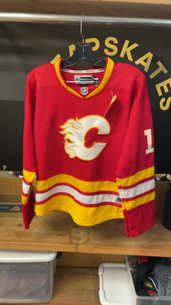 Reebok Calgary Flames Jarome Iginla Hockey Jersey - Ladies XL