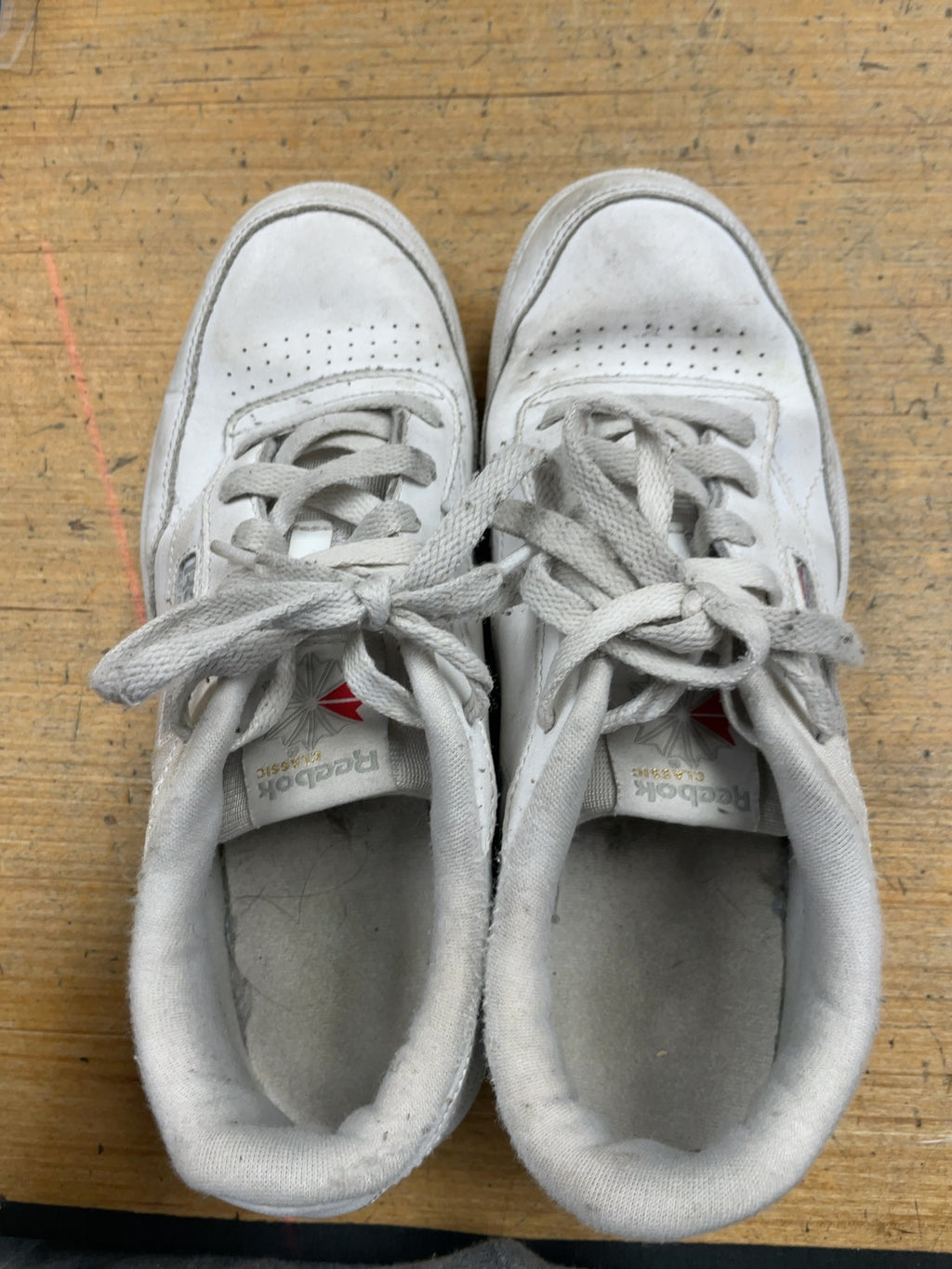 Reebok Classic Club C Size 5 White Sneakers