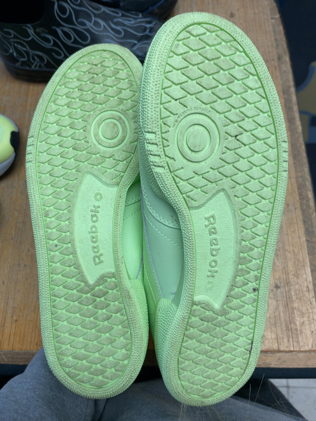 Reebok Classic Size 7.5 USA Green Sneakers