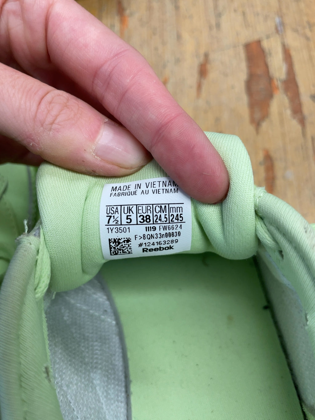 Reebok Classic Size 7.5 USA Green Sneakers