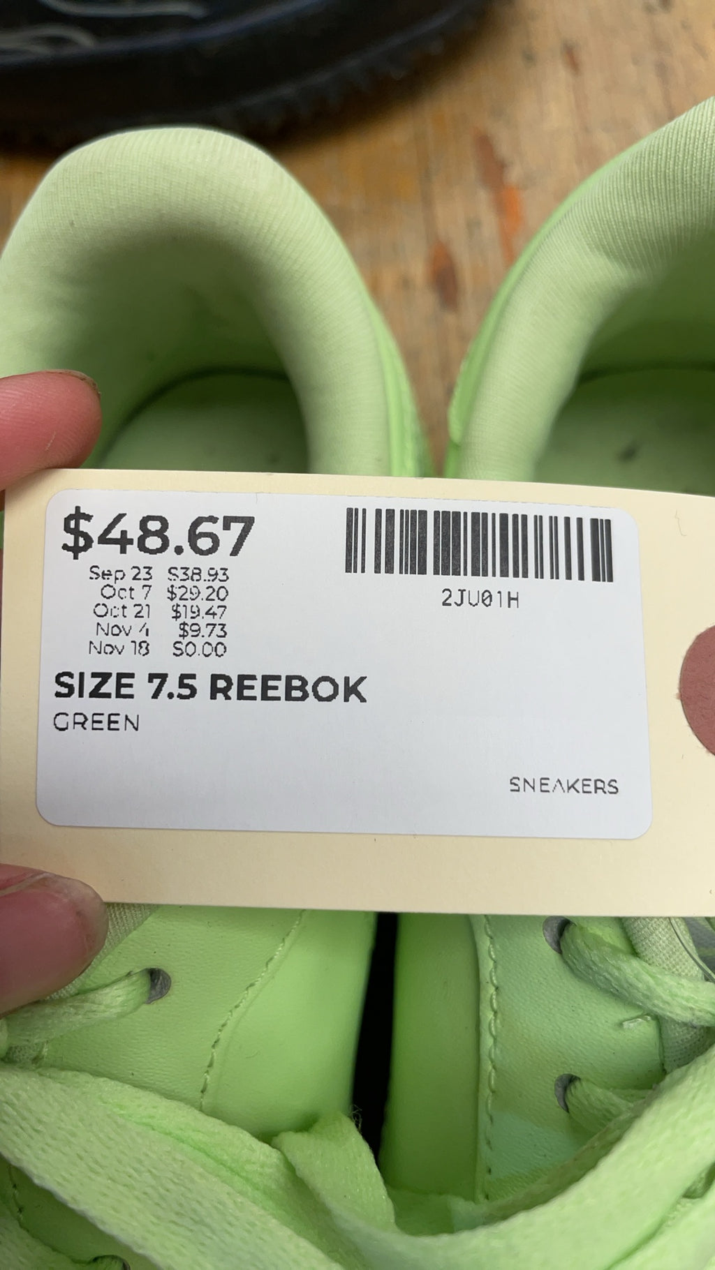Reebok Classic Size 7.5 USA Green Sneakers