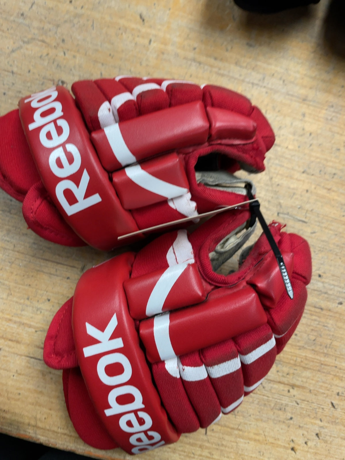 Reebok Crosby 9" Hockey Gloves