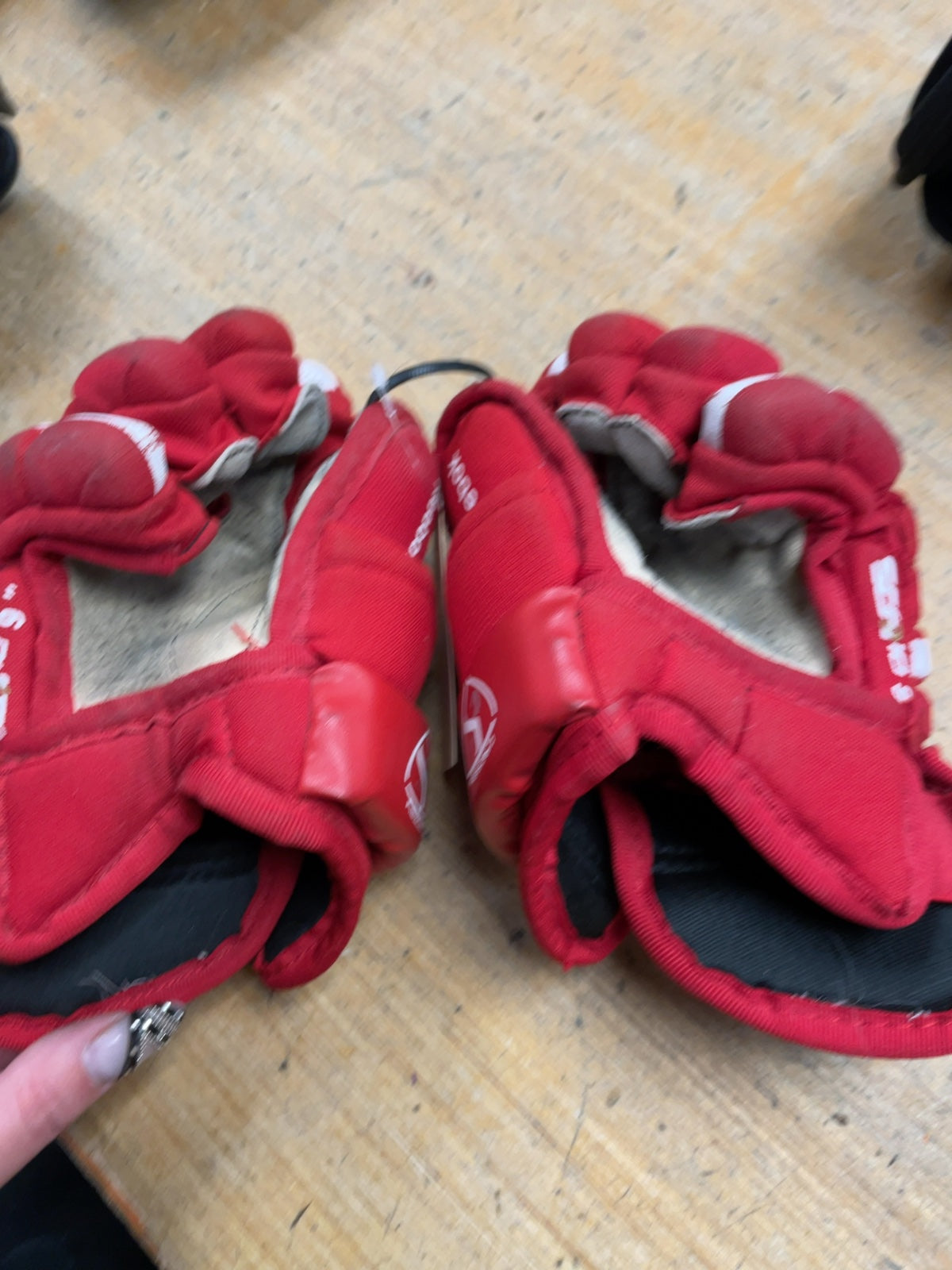Reebok Crosby 9" Hockey Gloves