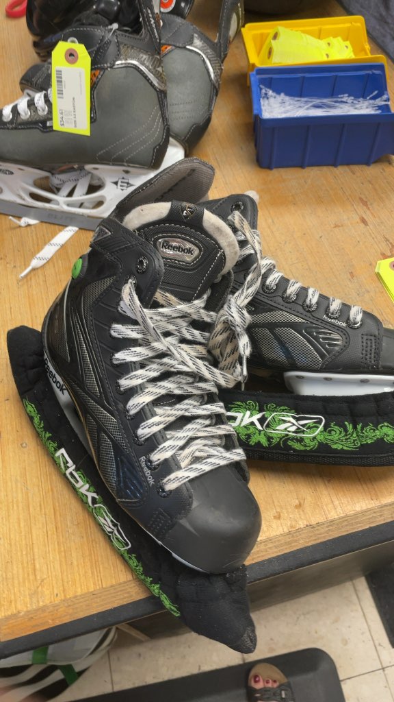 Reebok Hockey Skates Size 4.5