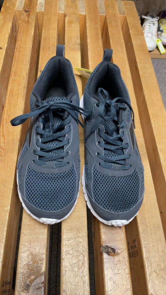 Reebok Navy Running Shoes Size 7