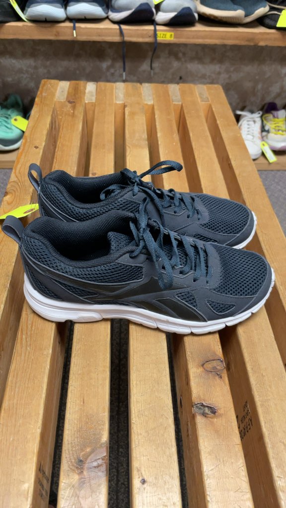 Reebok Navy Running Shoes Size 7