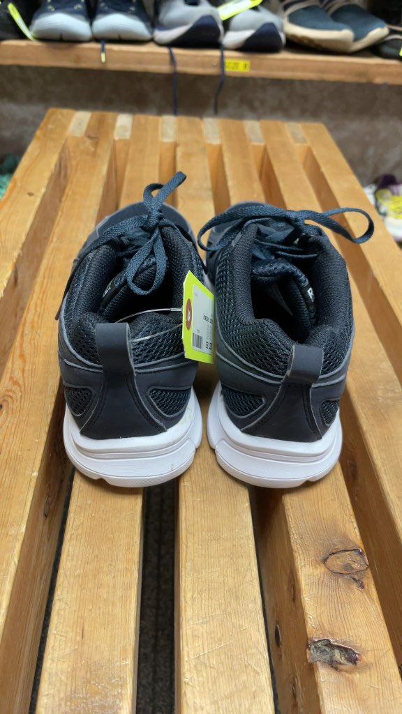 Reebok Navy Running Shoes Size 7