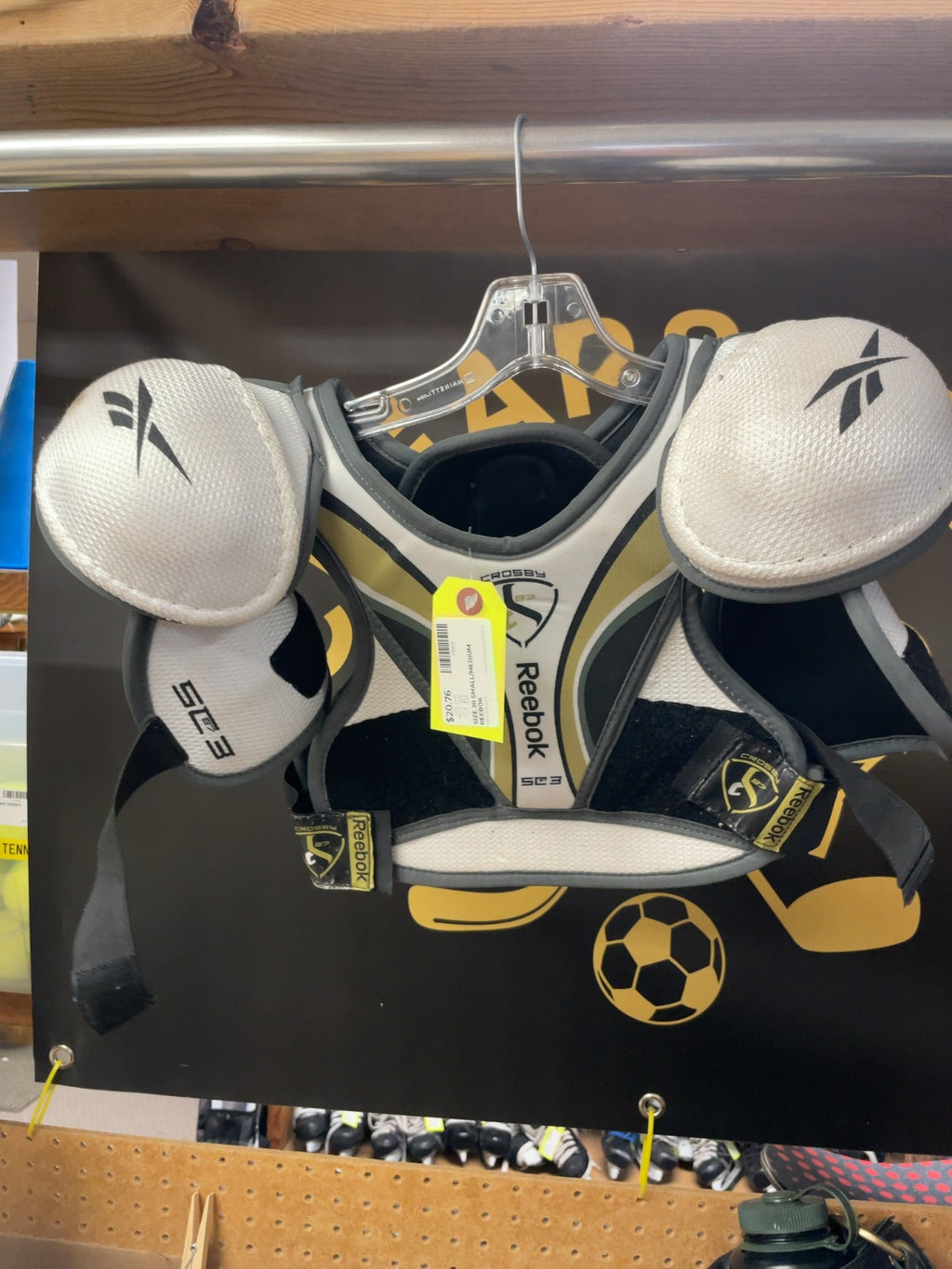 Reebok SC3 Junior Small/Medium Hockey Shoulder Pads