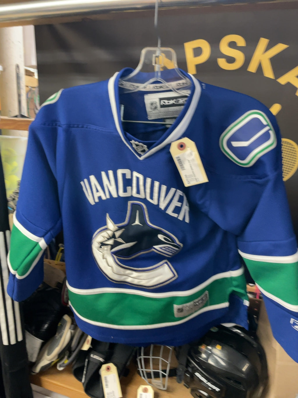 Reebok Vancouver Canucks Youth S/M NHL Hockey Jersey