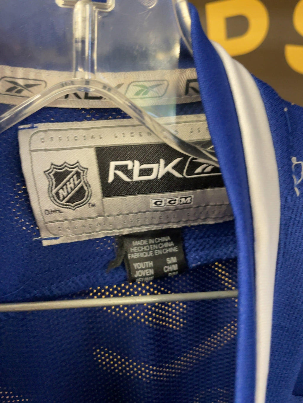 Reebok Vancouver Canucks Youth S/M NHL Hockey Jersey