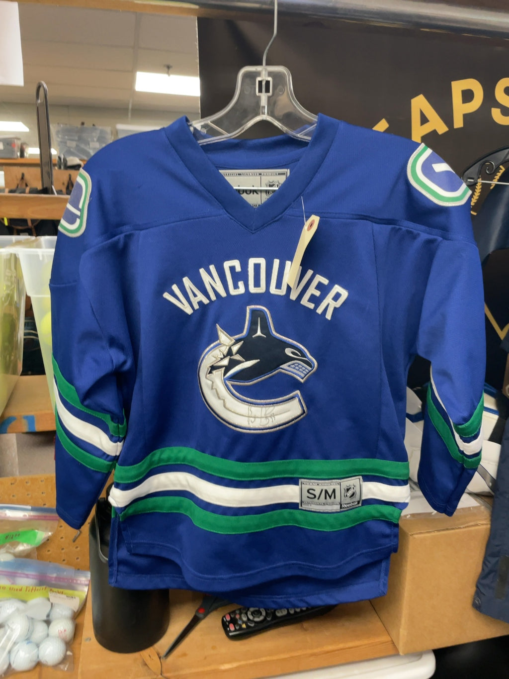 Reebok Vancouver Canucks Youth S/M Signed Hockey Jersey