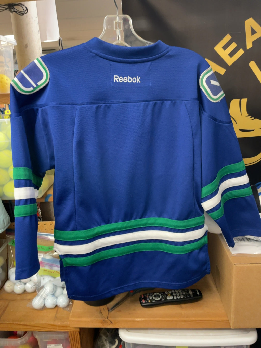 Reebok Vancouver Canucks Youth S/M Signed Hockey Jersey