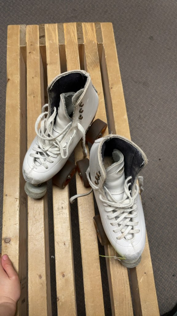 Riedell White Quad Roller Skates - Size 2