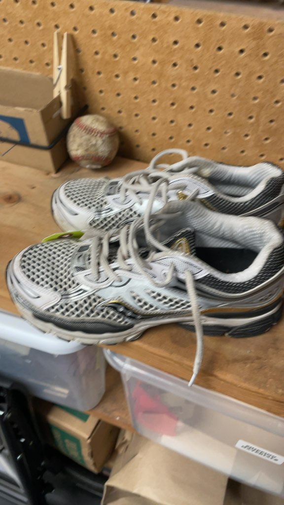 Saucony Running Shoes Size 6
