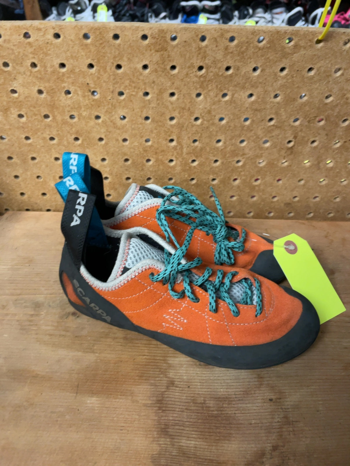 Scarpa Rock Climbing Shoes Size 4 2/3 Orange