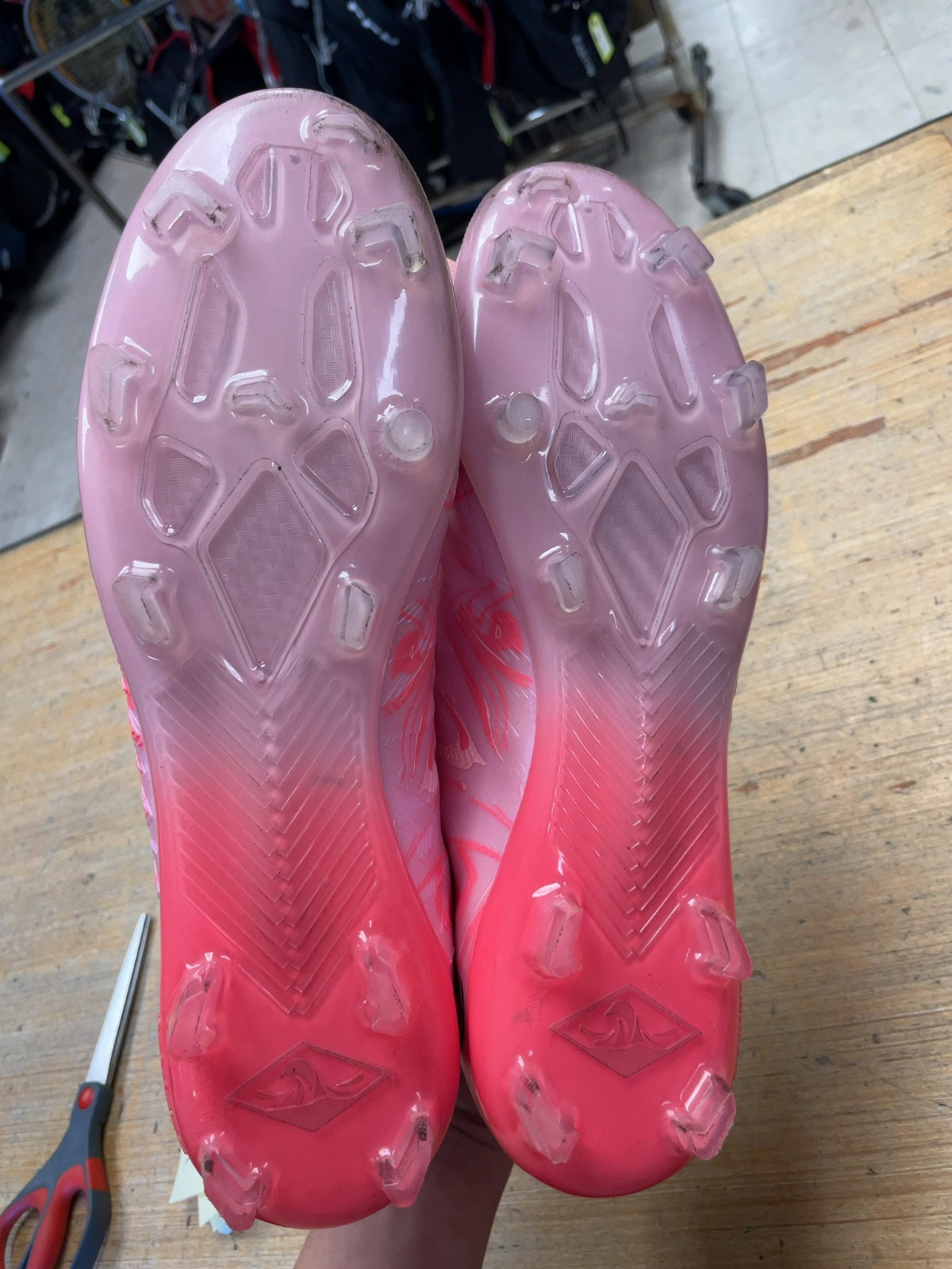 Senliebi Soccer Cleats Size 10 Pink