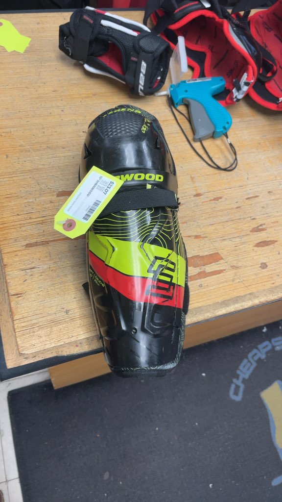 Sherwood 10" Hockey Shin Pads