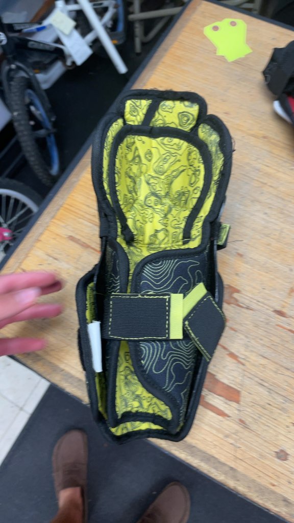 Sherwood 10" Hockey Shin Pads