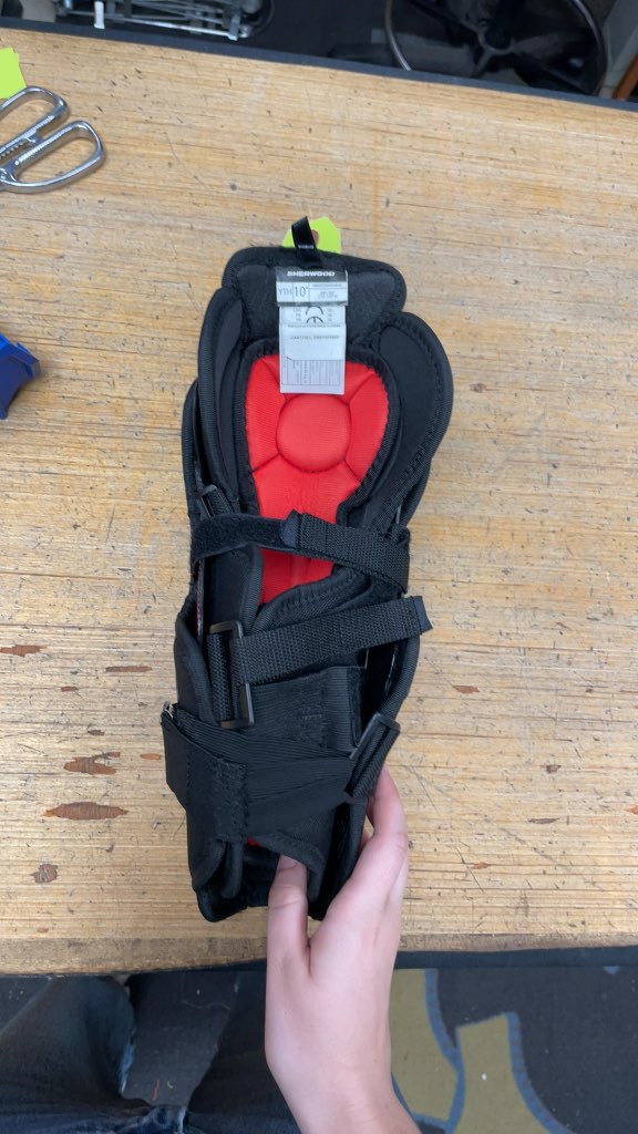 Sherwood Code Youth 10" Hockey Shin Pads